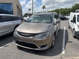 Used 2017 Chrysler Pacifica Touring-L Plus image 2