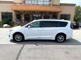 Used 2018 Chrysler Pacifica Limited image 2