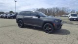 Used 2023 Jeep Grand Cherokee Altitude image 4