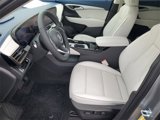 New 2025 Buick Envision Avenir image 5