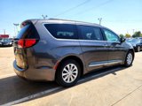 Used 2017 Chrysler Pacifica Touring-L image 5