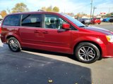 Used 2017 Dodge Grand Caravan SXT image 4
