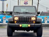 Used 2016 Jeep Wrangler Unlimited Rubicon w/ Connectivity Group image 3