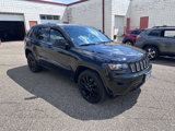 Used 2017 Jeep Grand Cherokee Altitude image 2