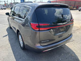 Used 2022 Chrysler Pacifica Touring-L image 3