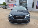 Used 2022 Chrysler Pacifica Touring-L image 2
