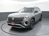 New 2025 Volkswagen Atlas Peak Edition SE image 3