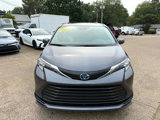 Used 2025 Toyota Sienna LE w/ LE Plus Package image 2