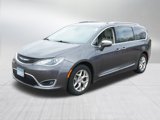 Certified 2018 Chrysler Pacifica Limited image 3