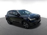 Used 2024 Volvo XC40 B5 Core image 2