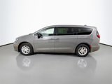 New 2025 Chrysler Pacifica Select image 4