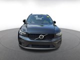 Used 2024 Volvo XC40 B5 Core image 2