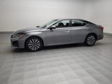 Used 2023 Nissan Altima 2.5 SV image 2