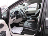 Used 2023 Chrysler Pacifica Touring-L image 6