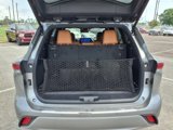 New 2025 Toyota Highlander Platinum image 5