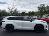 Used 2023 Toyota Highlander AWD image 5