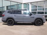 New 2025 Volkswagen Atlas Peak Edition SE image 4