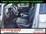 New 2024 Chrysler Pacifica Select w/ Uconnect Theater Family Group image 4