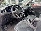 Used 2022 Volkswagen Tiguan SE w/ Panoramic Sunroof Package image 5