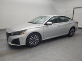 Used 2023 Nissan Altima 2.5 SV image 2
