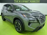 Used 2024 Nissan Rogue SV image 2