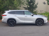 Used 2021 Toyota Highlander XLE image 4