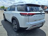 New 2025 Nissan Pathfinder Platinum image 5