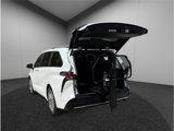 Used 2024 Toyota Sienna Platinum image 2