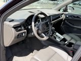Certified 2025 Porsche Macan image 4
