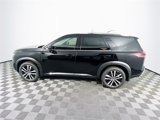 New 2025 Nissan Pathfinder Platinum image 4