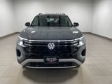 New 2025 Volkswagen Atlas Peak Edition SE image 2