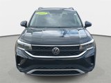 Certified 2022 Volkswagen Taos SE image 2