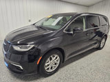 Used 2023 Chrysler Pacifica Touring-L image 5