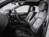 Certified 2025 Porsche Macan image 5