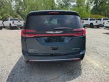 New 2025 Chrysler Pacifica Select image 4