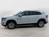 Used 2022 Volkswagen Atlas Cross Sport SE image 2