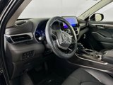 New 2025 Toyota Highlander Platinum image 6
