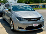 Used 2018 Chrysler Pacifica Limited image 3