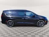 New 2025 Chrysler Pacifica Limited image 5