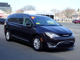 Used 2019 Chrysler Pacifica Touring-L image 3