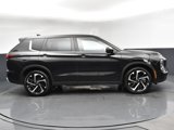 Used 2023 Mitsubishi Outlander SE image 3