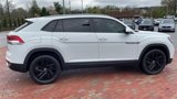 Used 2022 Volkswagen Atlas Cross Sport SE image 2