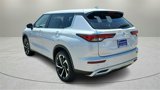 New 2025 Mitsubishi Outlander SE image 5