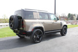 Used 2023 Land Rover Defender 110 X-Dynamic SE image 4