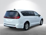 Used 2023 Chrysler Pacifica Touring-L image 5