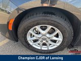 Used 2023 Chrysler Pacifica Touring-L image 2