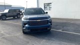 Used 2025 Chevrolet Traverse LT w/ Driver Confidence Package image 3