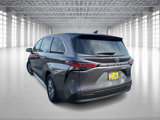 Used 2021 Toyota Sienna XLE image 4
