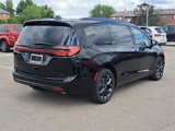 New 2026 Chrysler Pacifica Limited image 4