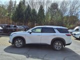 New 2025 Nissan Pathfinder SL image 2